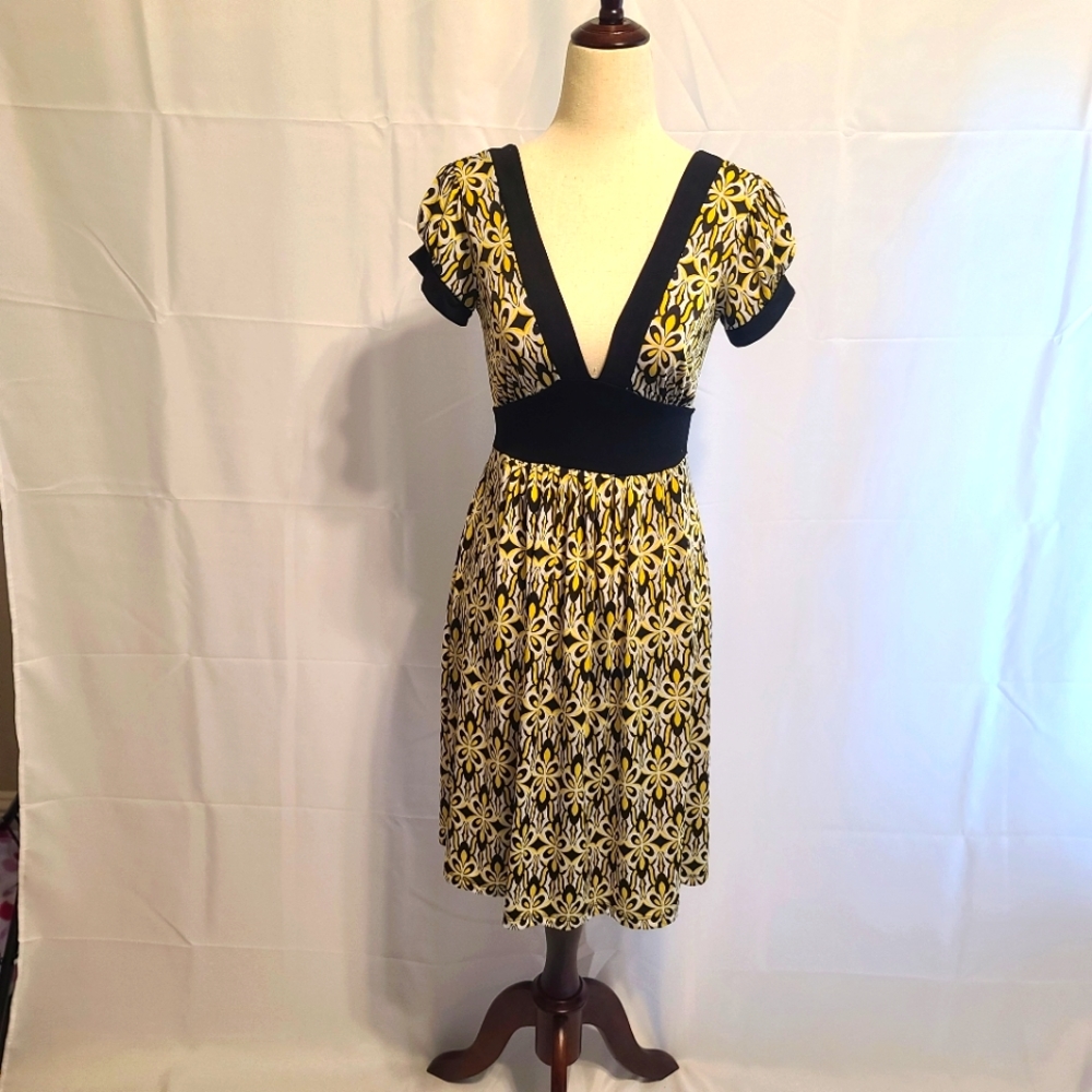 STREET CODE black and yellow v neck summer dress size small